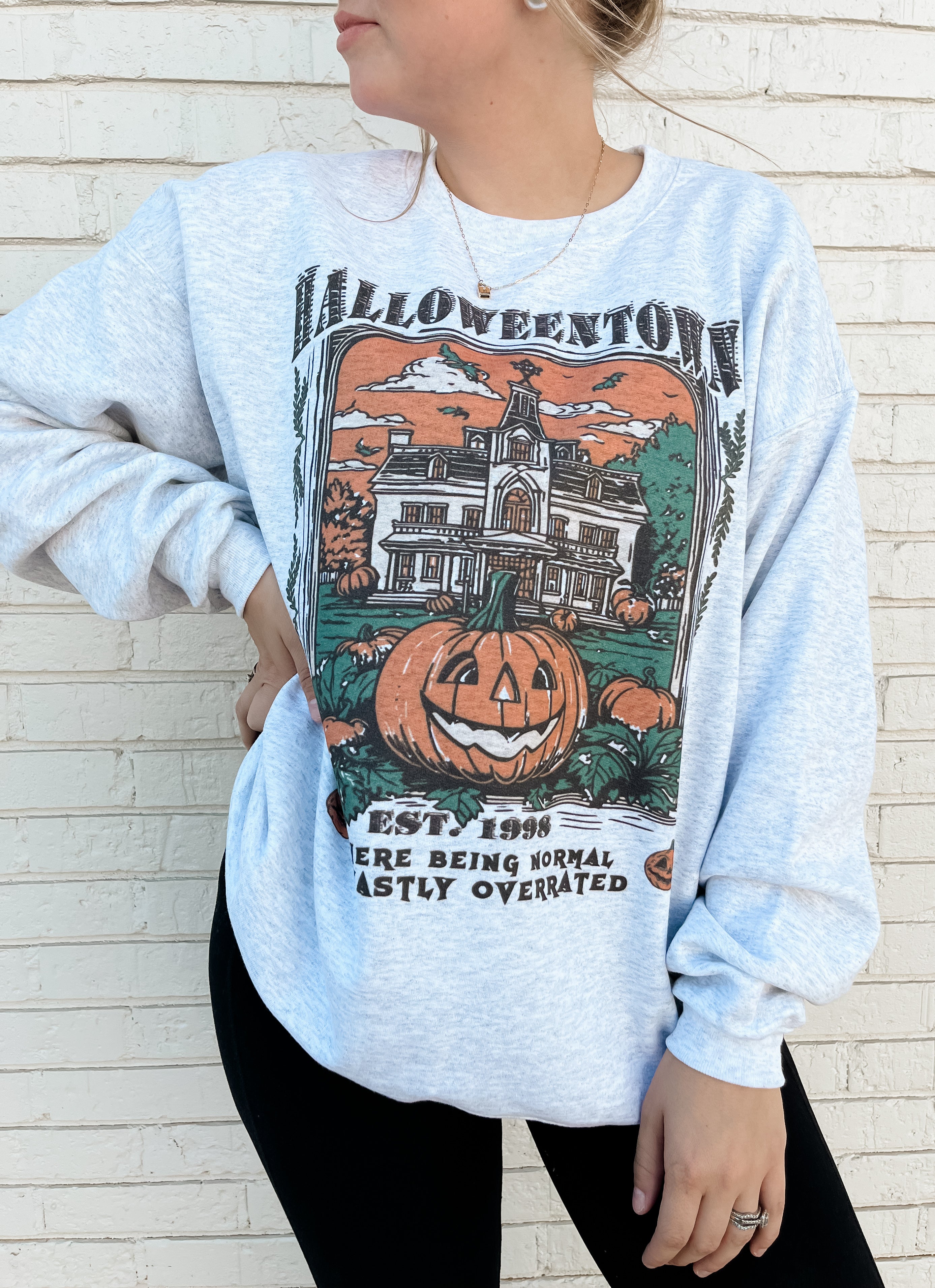 Vintage store Halloween Town Est 1998 Crewneck Sweatshirt, Halloweentown Swe