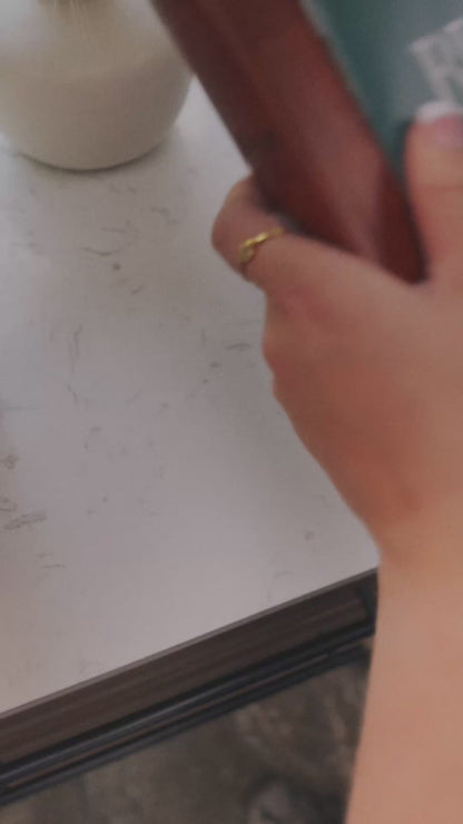 BEHOLD HIS GLORY 12 Day Christmas Devotional